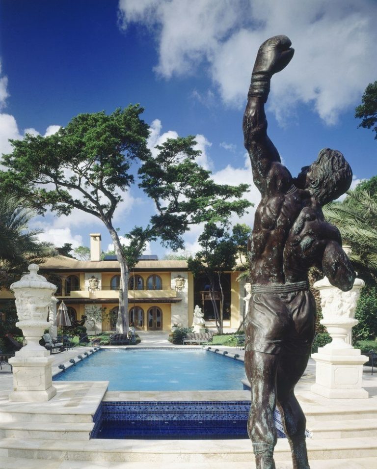 What celebrities live in Miami? January 2024