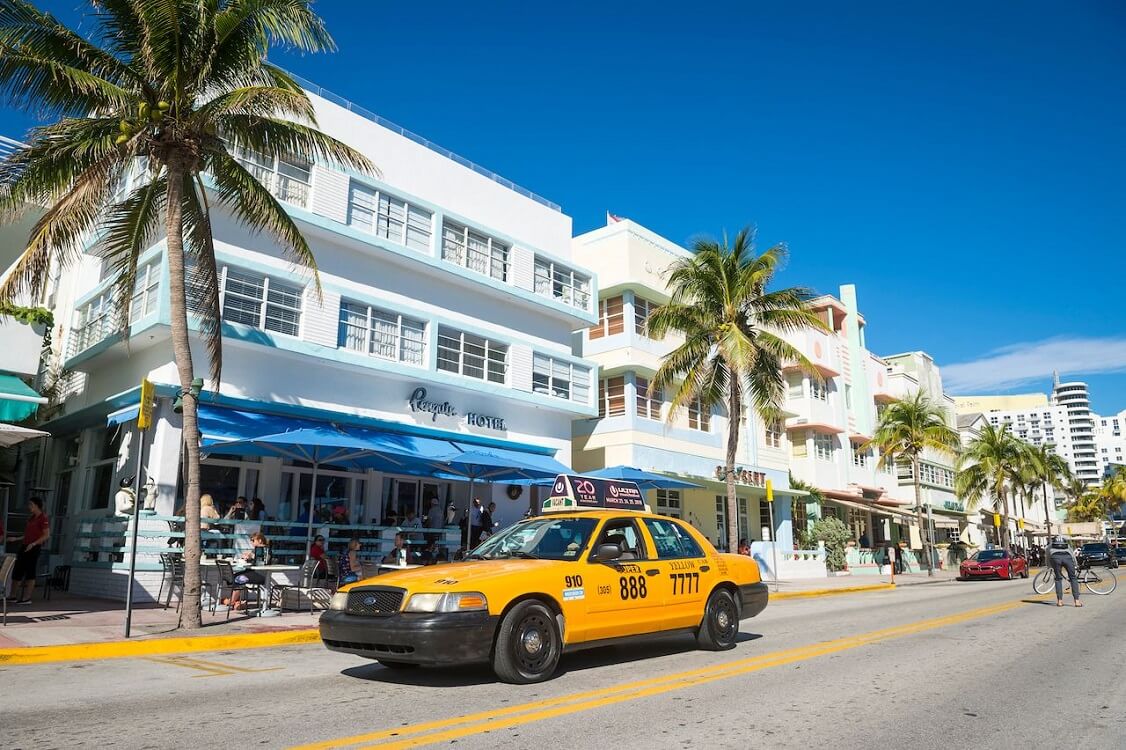 How to get a taxi in Miami?