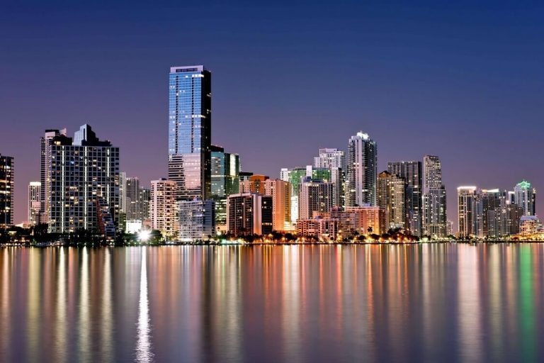 Top 5 Miami's Nightlife Neighborhoods 2023