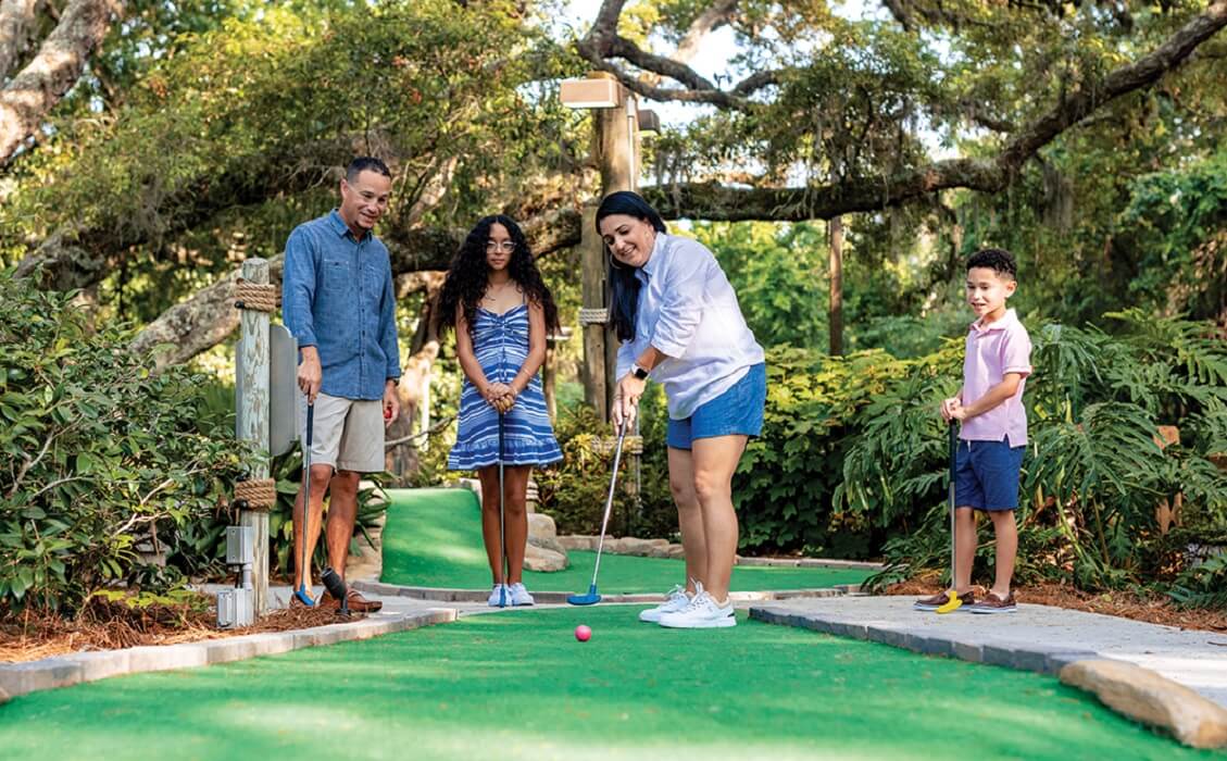 Golfing — Fun outdoor activities Miami