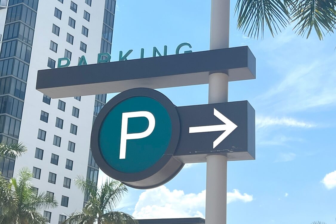City Place Doral parking — offers ample parking options for visitors, with over 3,000 parking spaces