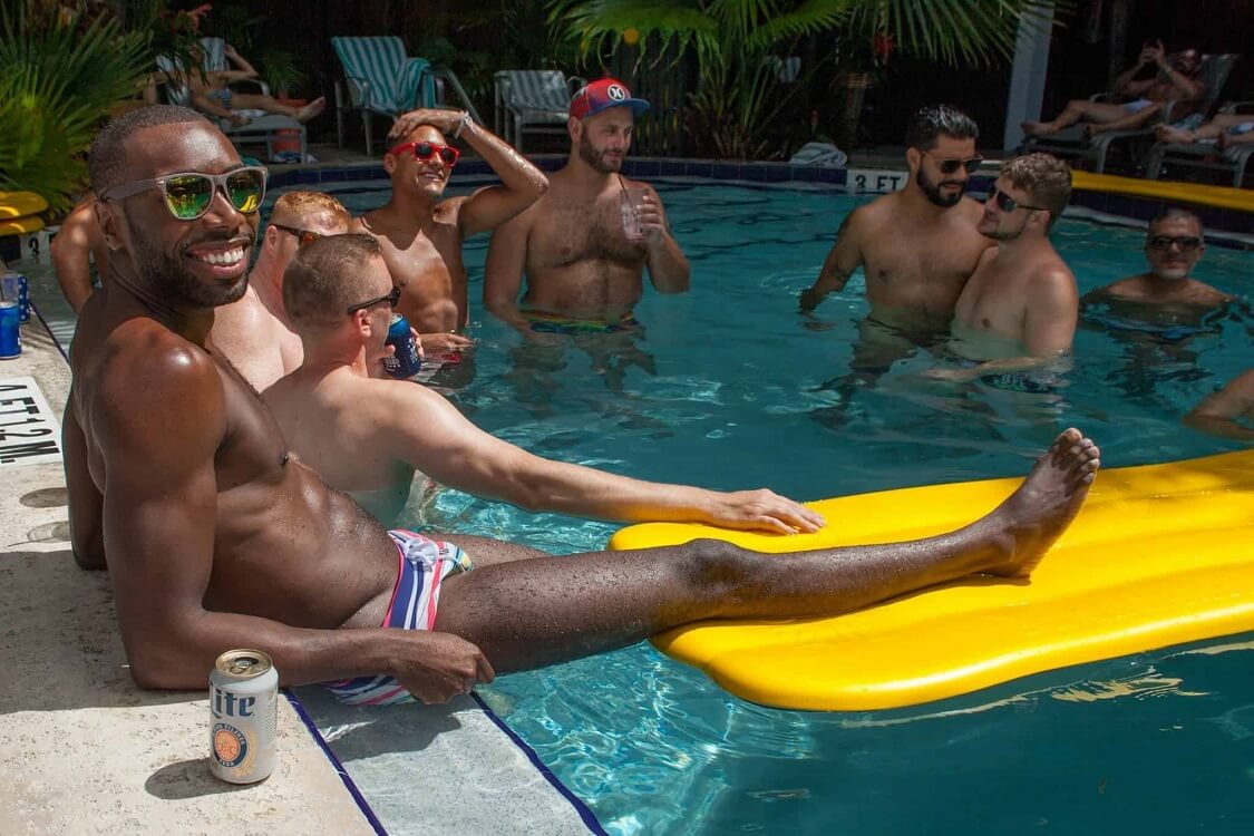 Island House — Gay Miami Beach hotels